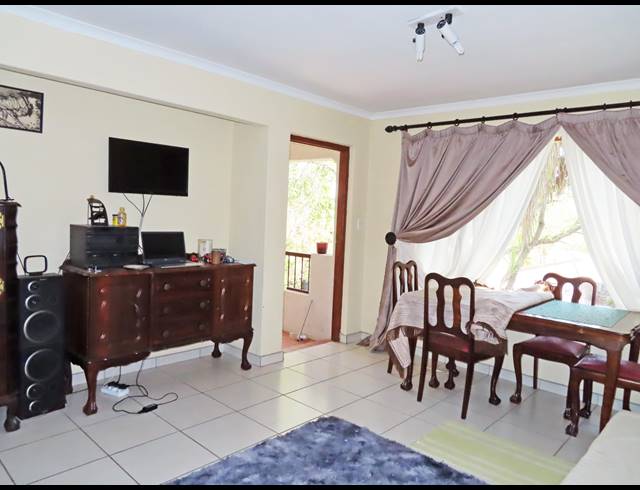 2 BEDROOM APARTMENT FOR SALE IN SUNNINGHILL